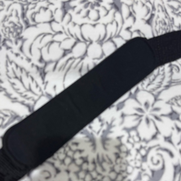 NWT black HP laptop case with handle and shoulder pad - Picture 5 of 15